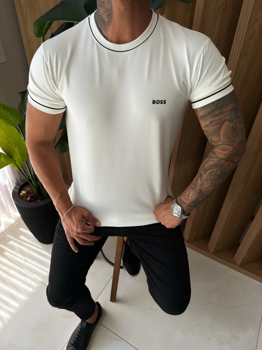 CAMISETA BOSS DETALHES - OFF WHITE