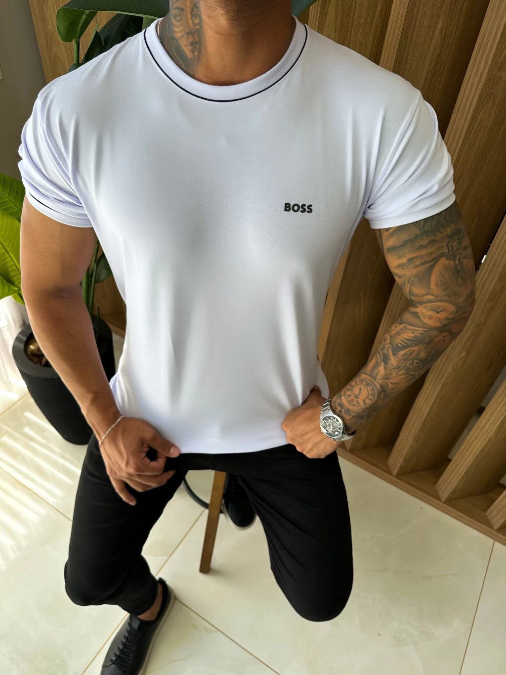 CAMISETA BOSS DETALHES - BRANCA
