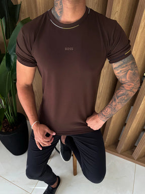 CAMISETA BOSS DETALHES EM NUDE - TOTAL BROWN