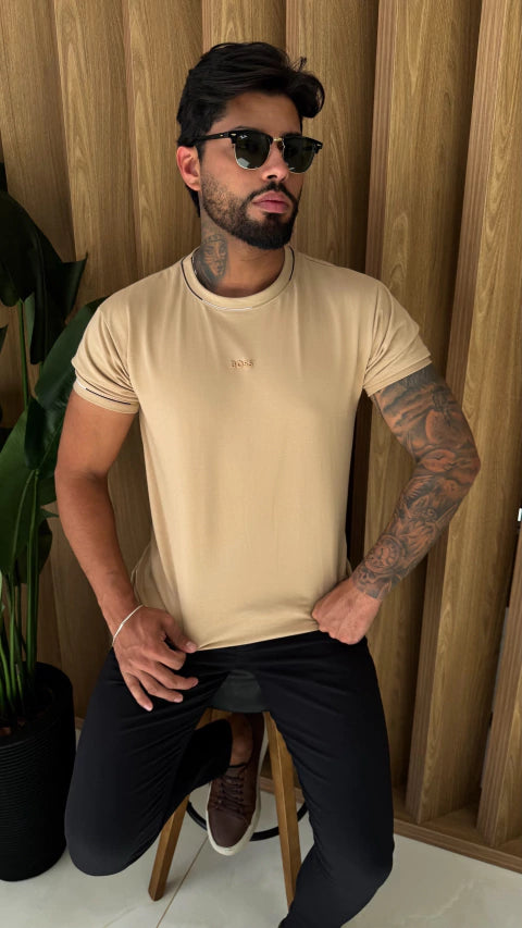 CAMISETA BOSS DETALHES EM NUDE - TOTAL NUDE