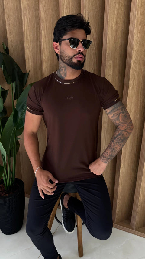 CAMISETA BOSS DETALHES EM NUDE - TOTAL BROWN