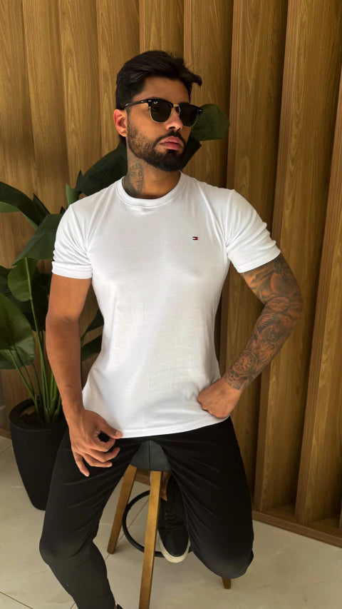 CAMISETA TOMMY BASIC - BRANCA