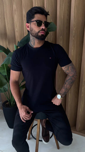 CAMISETA TOMMY BASIC - PRETA