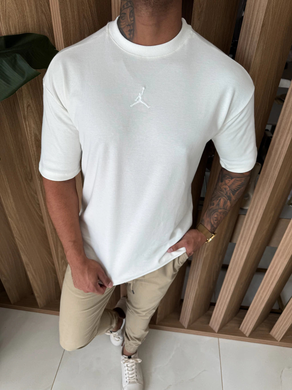 CAMISETA NIKE JORDAN OVERSIZED - OFF WHITE