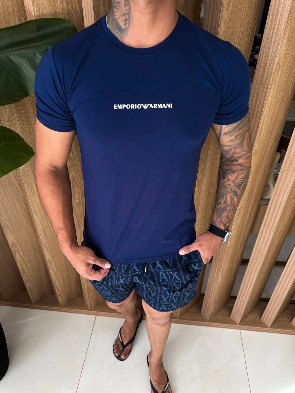 CAMISETA EMPORIO ARMANI CENTRAL - AZUL MARINHO